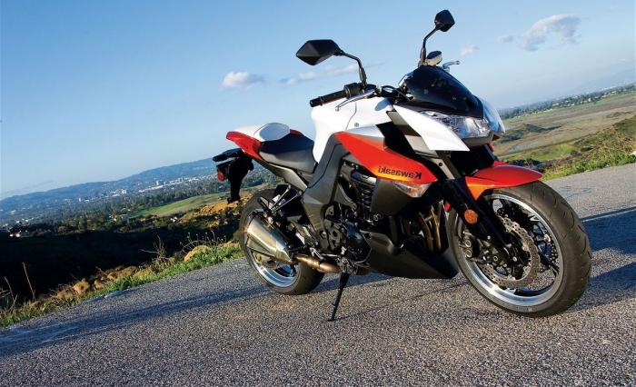 Μοτοσικλέτα Kawasaki Z1000 - σχεδιασμός ταχύτητας και αθλητισμού σε ένα μοντέλο