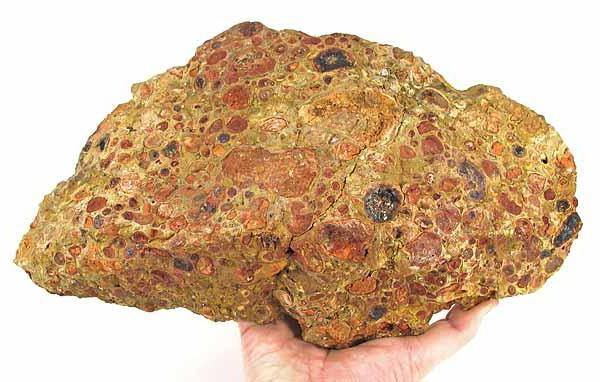 Ορυκτοί πόροι της Δημοκρατίας Κομ: ψαμμίτες, χαλαζίτες, μεταλλεύματα αλουμινίου, κοιτάσματα άνθρακα, υλικά φυσικής πέτρας