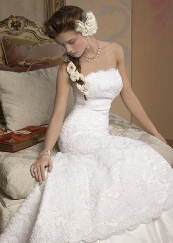 Πώς να επιλέξετε το τέλειο γαμήλιο φόρεμα δαντέλα;