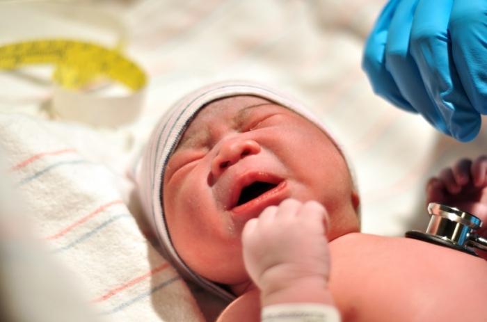 Αιμορραγία στον εγκέφαλο ενός νεογέννητου: αιτίες και συνέπειες